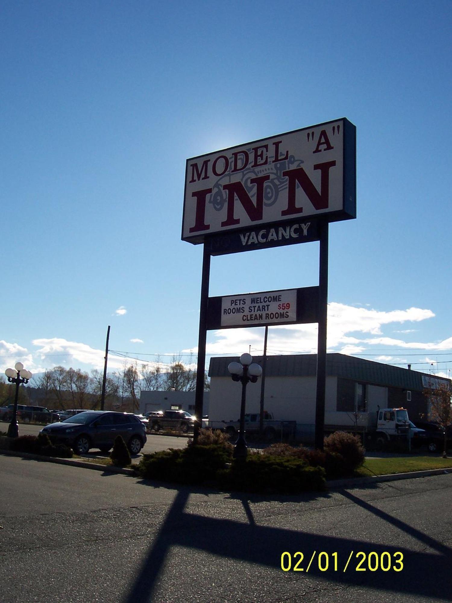 Model A Inn Cranbrook Luaran gambar